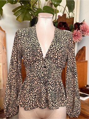 Topshop Womens Black and Cream Printed Peplum V-Neck Blouse